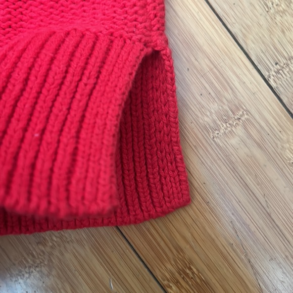 Red Crewneck Cable Knit Sweater - Old Navy S - Picture 3 of 8
